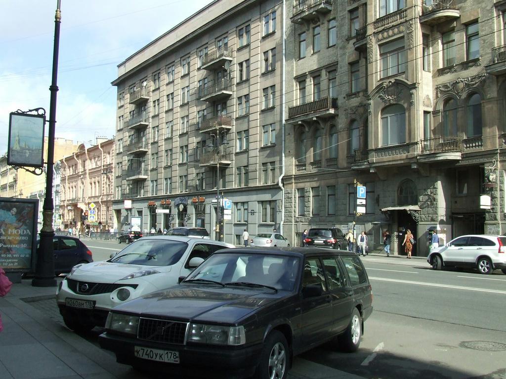 Hôtel Kvartira In Bak House à St Pétersbourg Extérieur photo